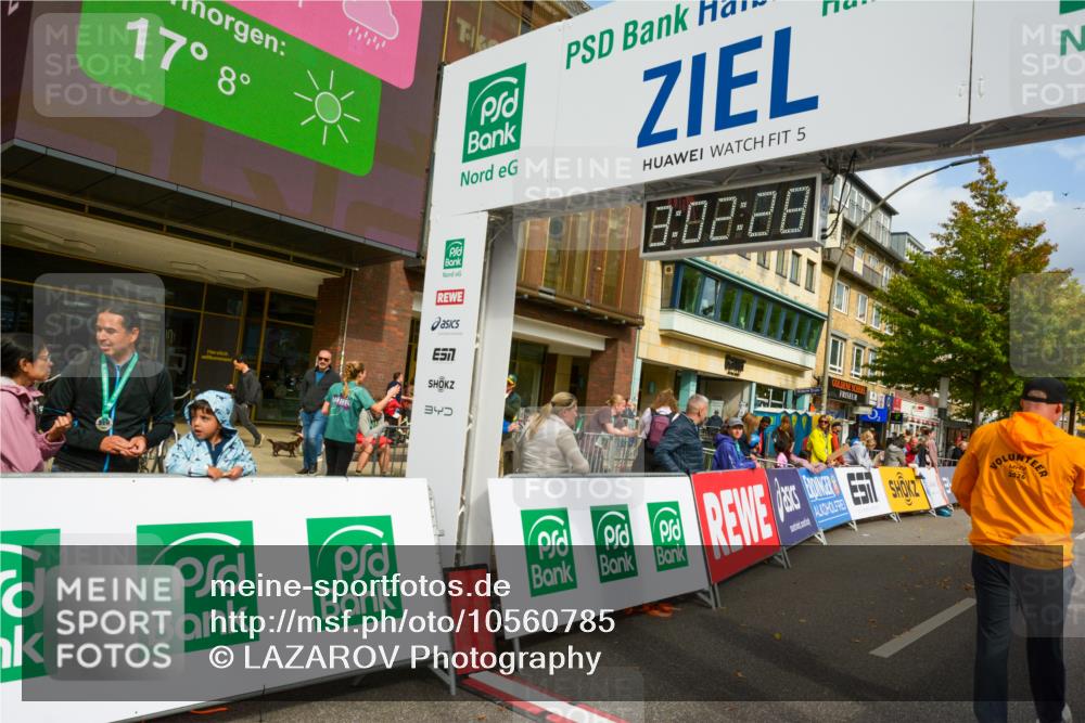 20.09.2026 - PSD Bank Halbmarathon LAZAROV Photography http://msf.ph/oto/10560785 20.09.2026 13:02:27 Ziel  meine-sportfotos.de