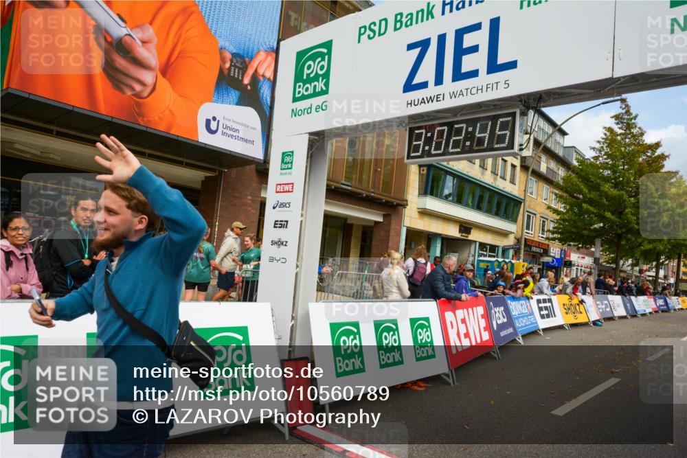 20.09.2026 - PSD Bank Halbmarathon LAZAROV Photography http://msf.ph/oto/10560789 20.09.2026 13:02:44 Ziel  meine-sportfotos.de