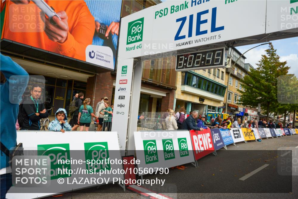 20.09.2026 - PSD Bank Halbmarathon LAZAROV Photography http://msf.ph/oto/10560790 20.09.2026 13:02:45 Ziel  meine-sportfotos.de