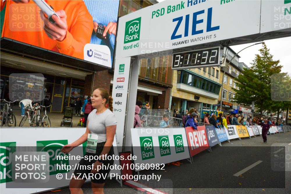 20.09.2026 - PSD Bank Halbmarathon LAZAROV Photography http://msf.ph/oto/10560982 20.09.2026 13:11:32 Ziel 3642, 3647, 3657 meine-sportfotos.de