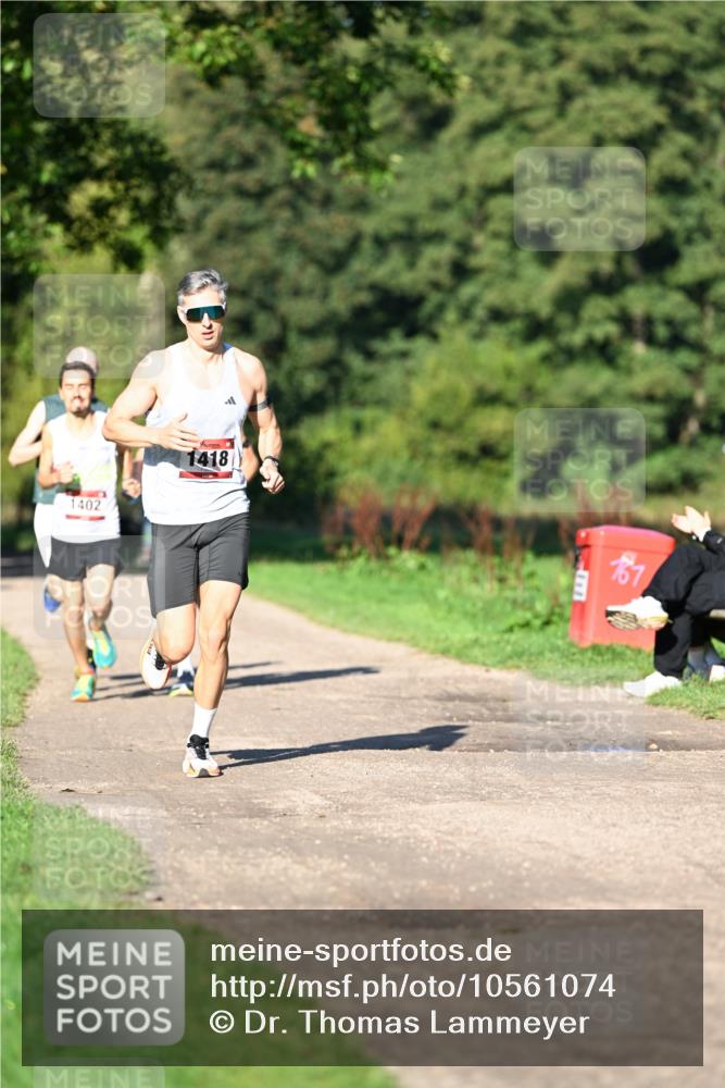27.09.2026 - 34. Volkslauf durch das schöne Alstertal Dr. Thomas Lammeyer http://msf.ph/oto/10561074 27.09.2026 10:03:29 Laufen 1402, 1418 meine-sportfotos.de