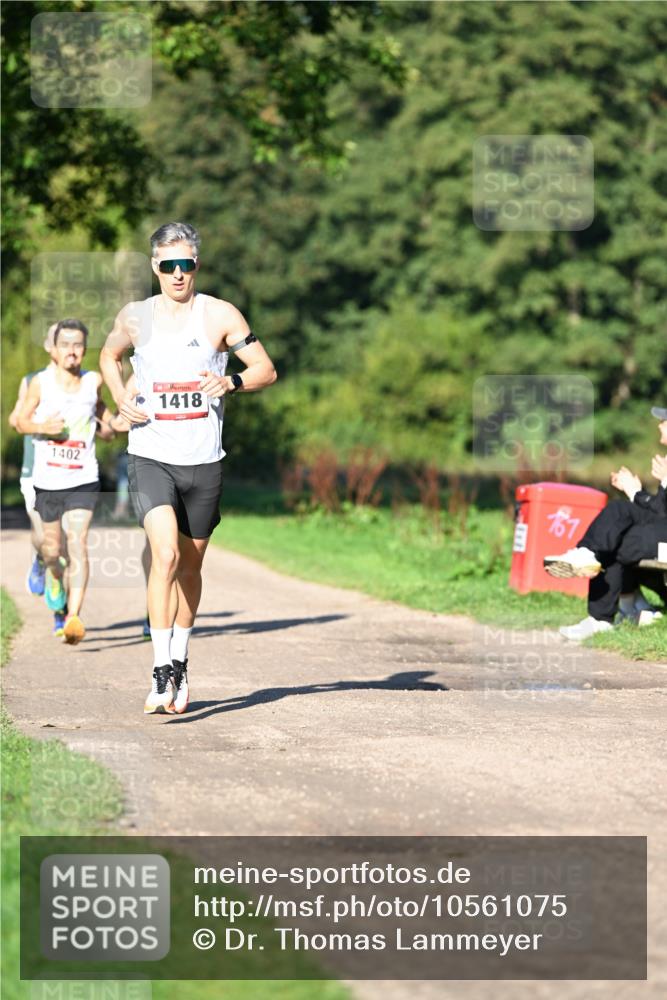 27.09.2026 - 34. Volkslauf durch das schöne Alstertal Dr. Thomas Lammeyer http://msf.ph/oto/10561075 27.09.2026 10:03:29 Laufen 1402, 1418 meine-sportfotos.de