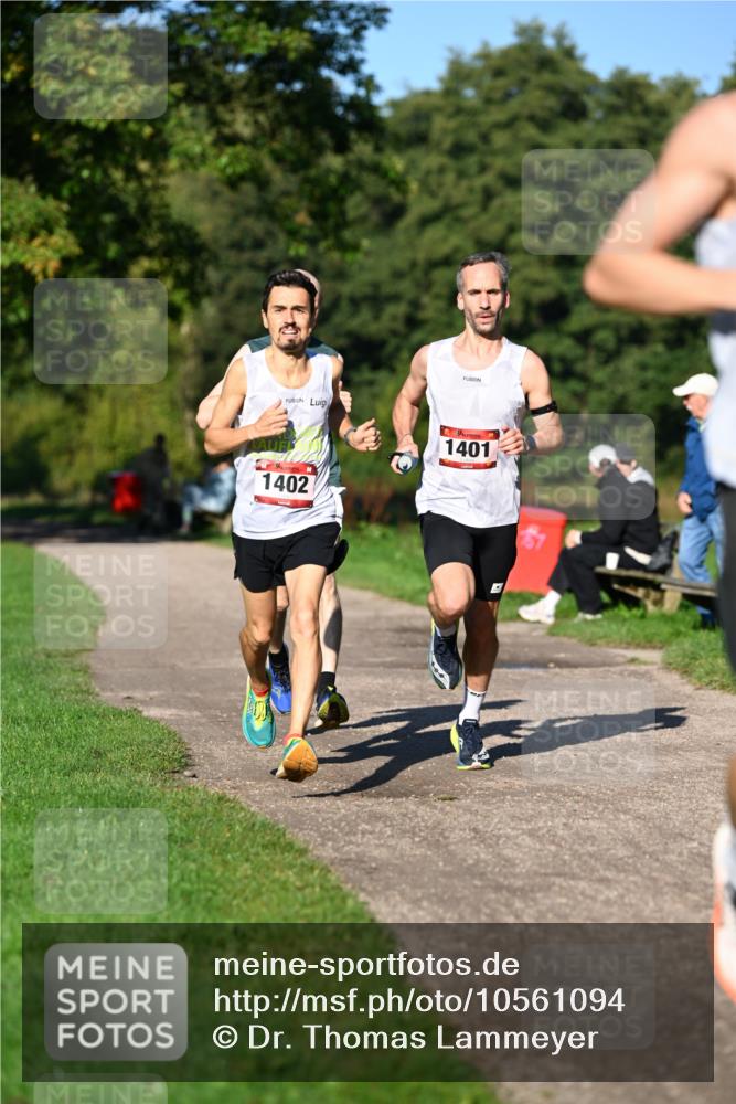 27.09.2026 - 34. Volkslauf durch das schöne Alstertal Dr. Thomas Lammeyer http://msf.ph/oto/10561094 27.09.2026 10:03:32 Laufen 1401, 1402 meine-sportfotos.de