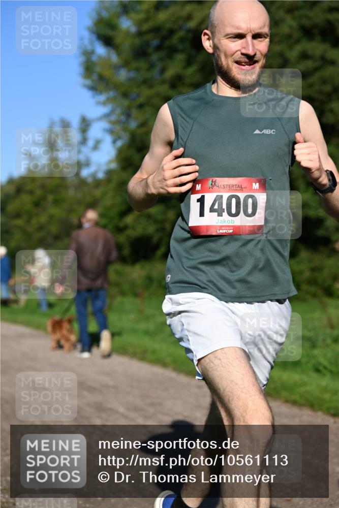 27.09.2026 - 34. Volkslauf durch das schöne Alstertal Dr. Thomas Lammeyer http://msf.ph/oto/10561113 27.09.2026 10:03:35 Laufen 1400 meine-sportfotos.de