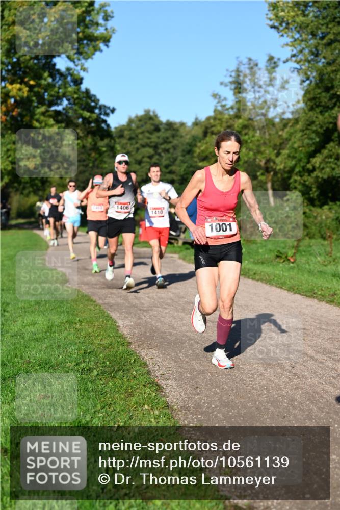 27.09.2026 - 34. Volkslauf durch das schöne Alstertal Dr. Thomas Lammeyer http://msf.ph/oto/10561139 27.09.2026 10:03:50 Laufen 1406, 1410, 1001 meine-sportfotos.de