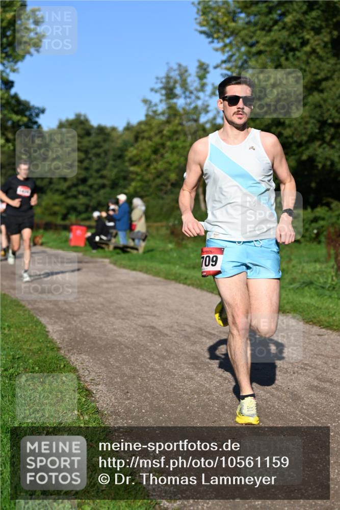 27.09.2026 - 34. Volkslauf durch das schöne Alstertal Dr. Thomas Lammeyer http://msf.ph/oto/10561159 27.09.2026 10:03:54 Laufen 109 meine-sportfotos.de