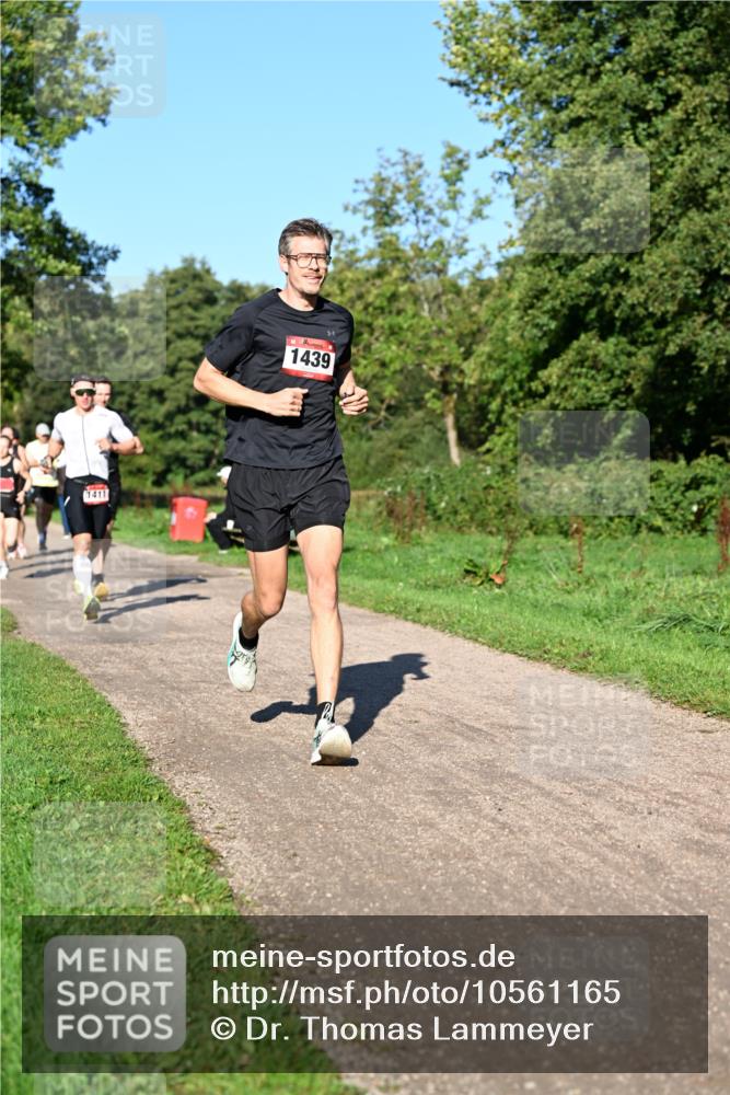 27.09.2026 - 34. Volkslauf durch das schöne Alstertal Dr. Thomas Lammeyer http://msf.ph/oto/10561165 27.09.2026 10:03:56 Laufen 1411, 1439 meine-sportfotos.de