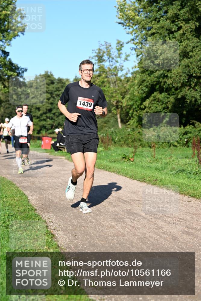 27.09.2026 - 35. Volkslauf durch das schöne Alstertal Dr. Thomas Lammeyer http://msf.ph/oto/10561166 27.09.2026 10:03:56 Laufen 1411, 1439 meine-sportfotos.de