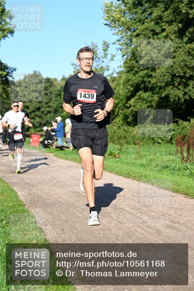 27.09.2026 - 34. Volkslauf durch das schöne Alstertal Dr. Thomas Lammeyer http://msf.ph/oto/10561168 27.09.2026 10:03:56 Laufen 1411, 1439 meine-sportfotos.de
