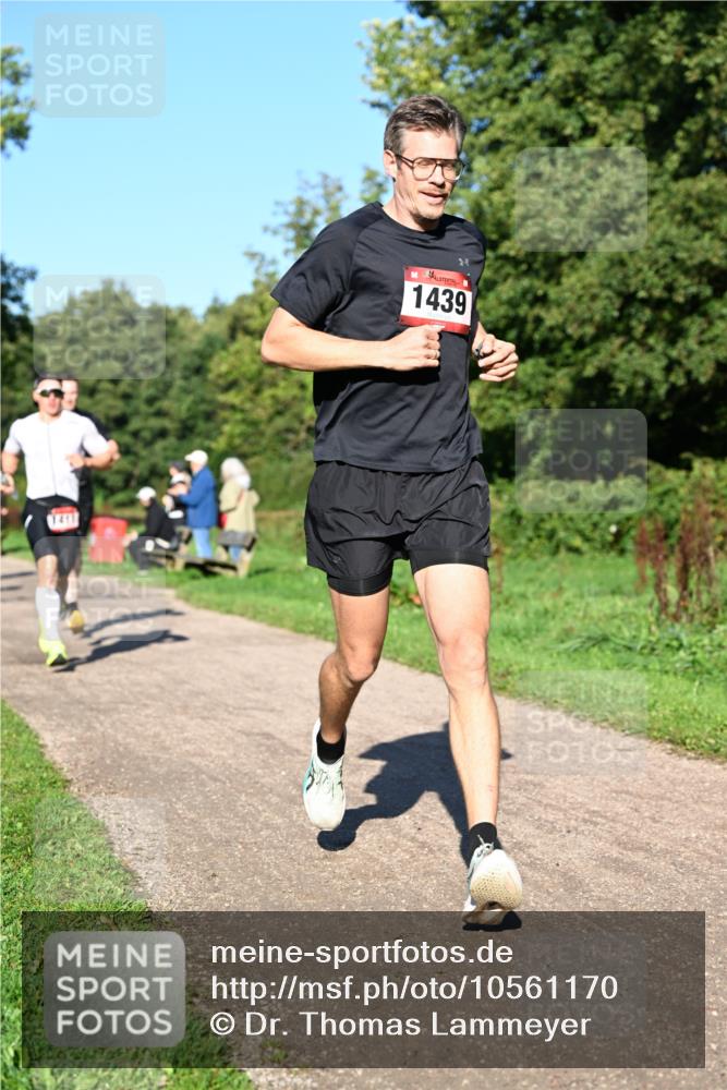 27.09.2026 - 35. Volkslauf durch das schöne Alstertal Dr. Thomas Lammeyer http://msf.ph/oto/10561170 27.09.2026 10:03:57 Laufen 1439 meine-sportfotos.de