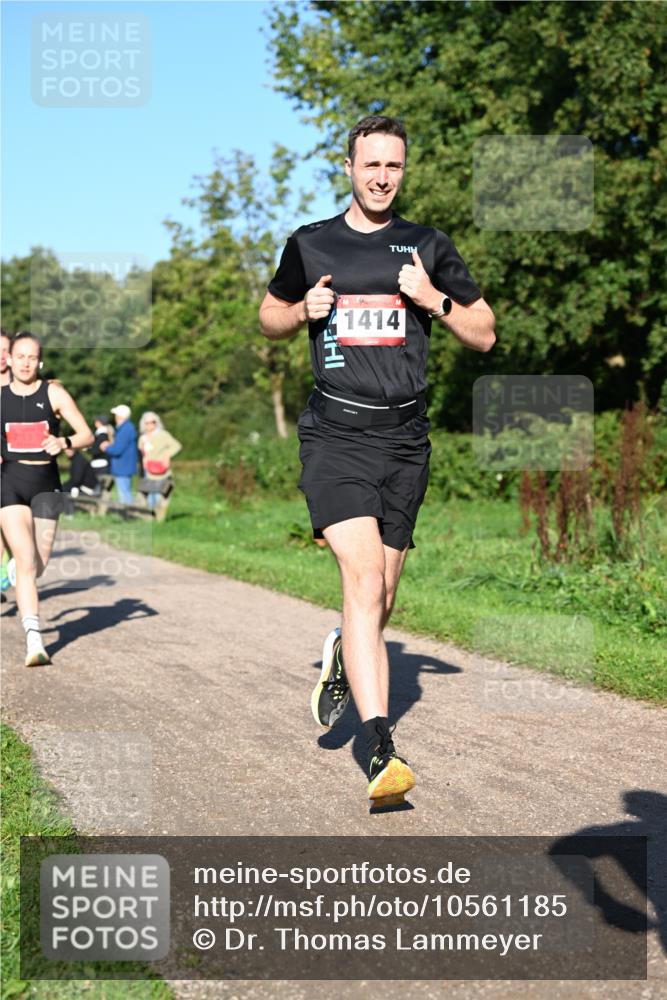 27.09.2026 - 35. Volkslauf durch das schöne Alstertal Dr. Thomas Lammeyer http://msf.ph/oto/10561185 27.09.2026 10:03:59 Laufen 1414 meine-sportfotos.de