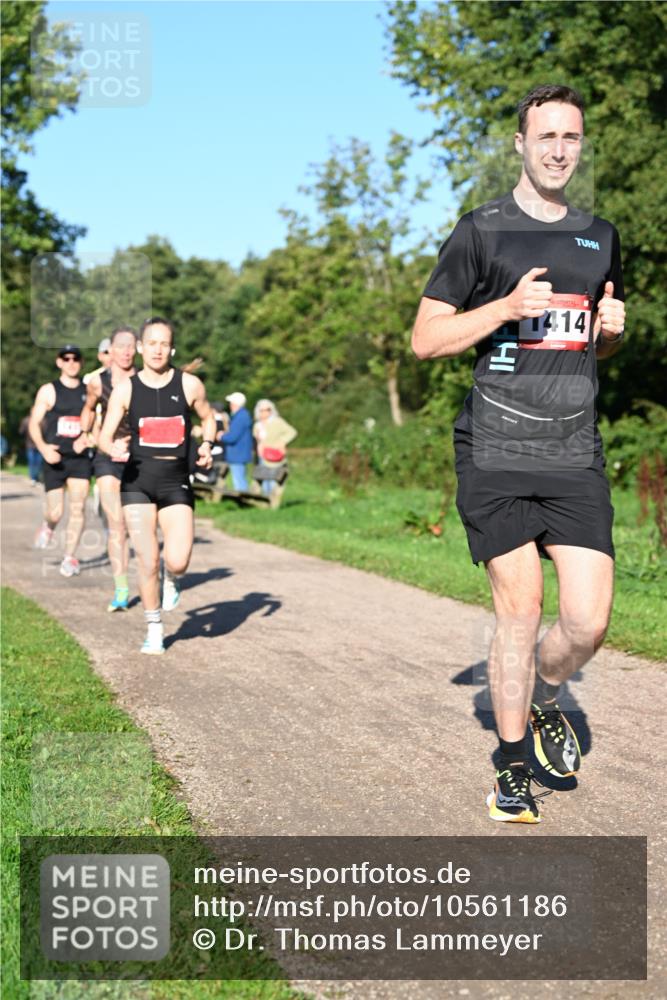 27.09.2026 - 34. Volkslauf durch das schöne Alstertal Dr. Thomas Lammeyer http://msf.ph/oto/10561186 27.09.2026 10:03:59 Laufen 1414 meine-sportfotos.de