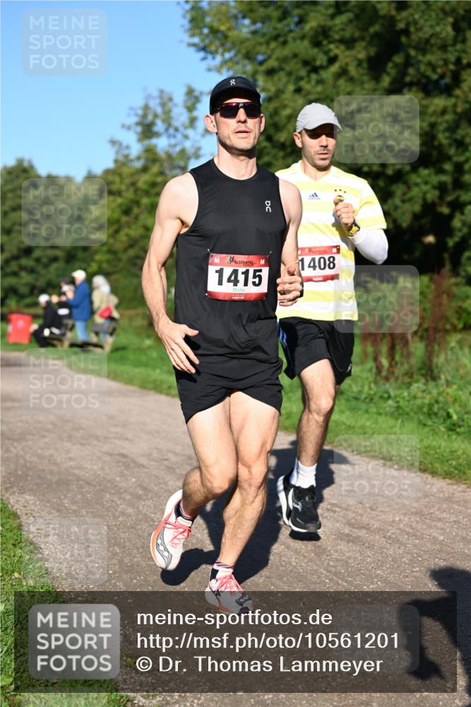 27.09.2026 - 35. Volkslauf durch das schöne Alstertal Dr. Thomas Lammeyer http://msf.ph/oto/10561201 27.09.2026 10:04:02 Laufen 8, 1415, 1408 meine-sportfotos.de