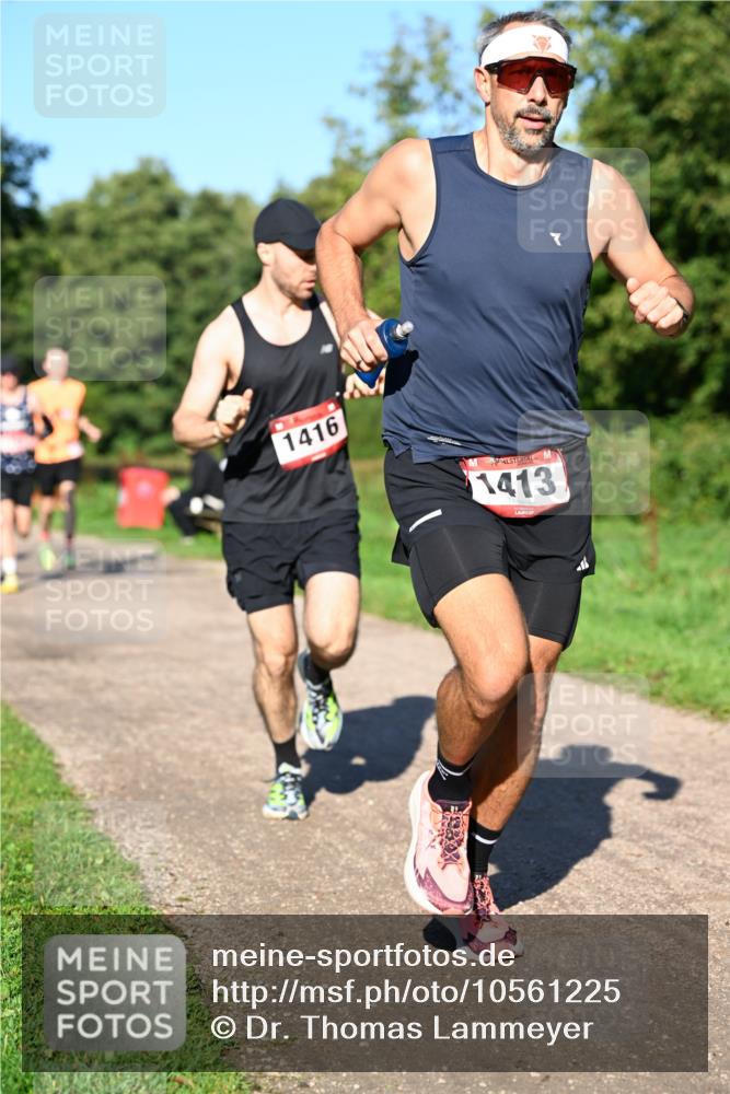 27.09.2026 - 35. Volkslauf durch das schöne Alstertal Dr. Thomas Lammeyer http://msf.ph/oto/10561225 27.09.2026 10:04:06 Laufen 1416, 1413 meine-sportfotos.de