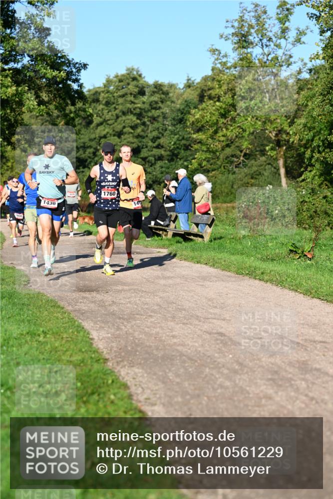 27.09.2026 - 35. Volkslauf durch das schöne Alstertal Dr. Thomas Lammeyer http://msf.ph/oto/10561229 27.09.2026 10:04:07 Laufen 1436, 1409, 1760, 141 meine-sportfotos.de