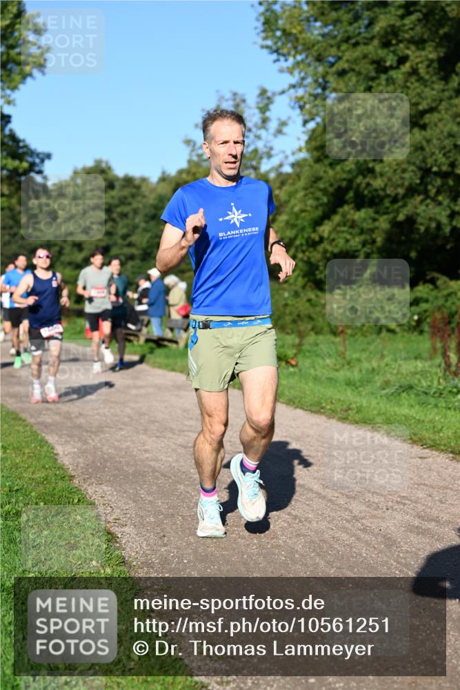 27.09.2026 - 34. Volkslauf durch das schöne Alstertal Dr. Thomas Lammeyer http://msf.ph/oto/10561251 27.09.2026 10:04:11 Laufen 53, 561380, 9, 811763 meine-sportfotos.de