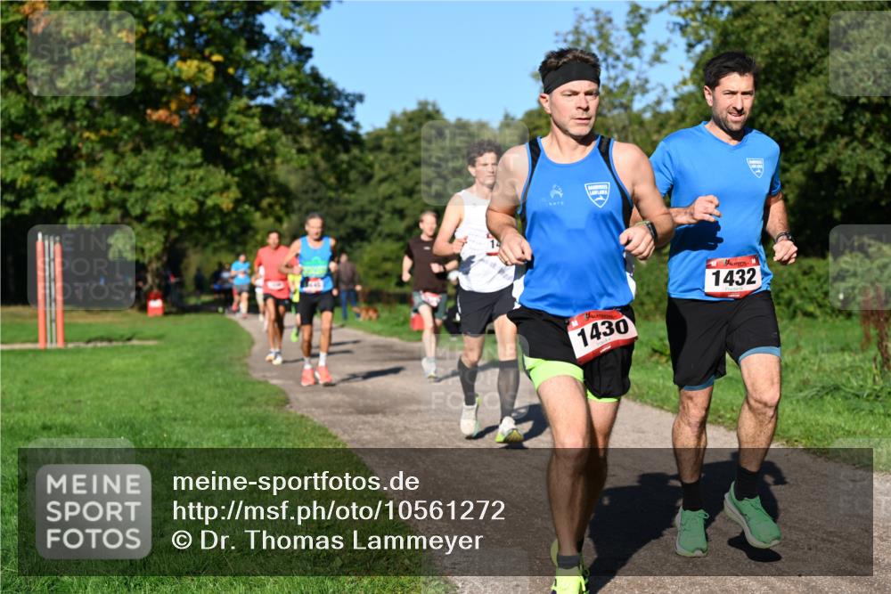 27.09.2026 - 34. Volkslauf durch das schöne Alstertal Dr. Thomas Lammeyer http://msf.ph/oto/10561272 27.09.2026 10:04:15 Laufen 1430, 1432 meine-sportfotos.de
