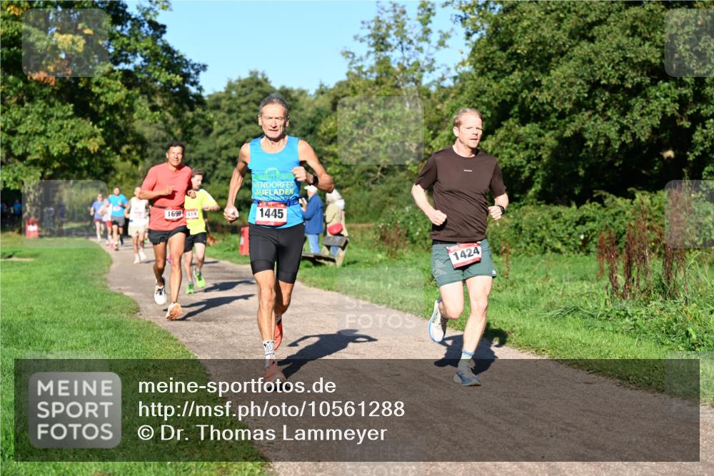 27.09.2026 - 34. Volkslauf durch das schöne Alstertal Dr. Thomas Lammeyer http://msf.ph/oto/10561288 27.09.2026 10:04:17 Laufen 1699, 419, 1445, 1424 meine-sportfotos.de