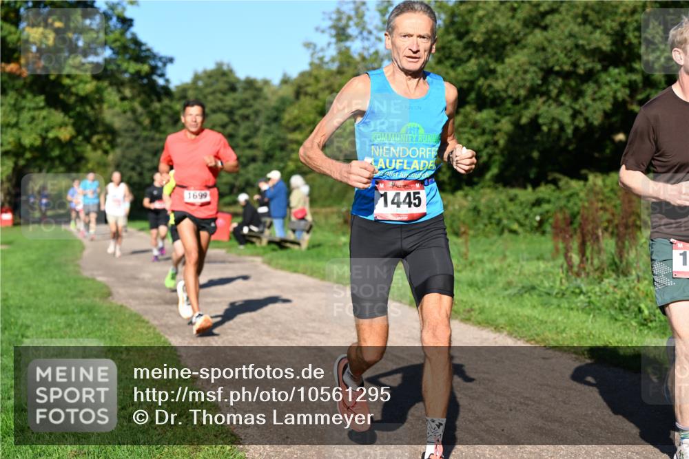 27.09.2026 - 35. Volkslauf durch das schöne Alstertal Dr. Thomas Lammeyer http://msf.ph/oto/10561295 27.09.2026 10:04:18 Laufen 1699, 1445, 1 meine-sportfotos.de