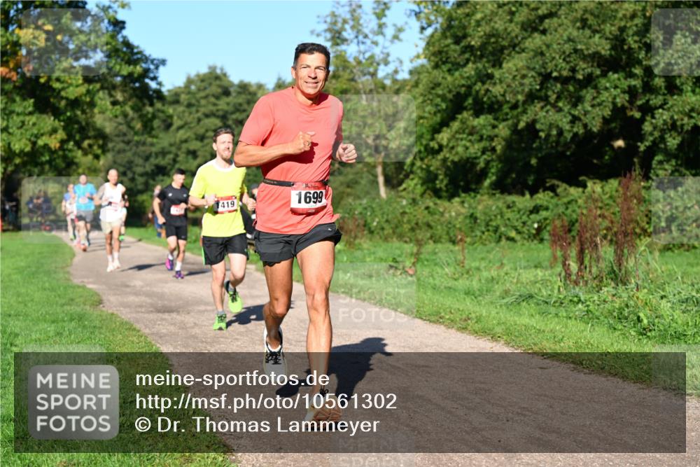 27.09.2026 - 35. Volkslauf durch das schöne Alstertal Dr. Thomas Lammeyer http://msf.ph/oto/10561302 27.09.2026 10:04:19 Laufen 1419, 1699 meine-sportfotos.de