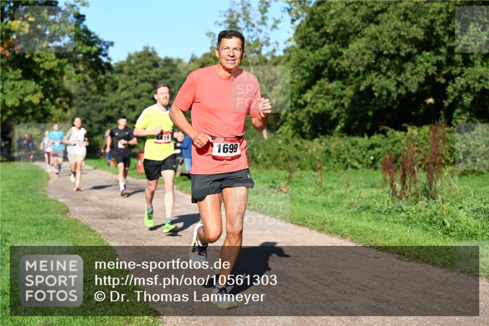 27.09.2026 - 34. Volkslauf durch das schöne Alstertal Dr. Thomas Lammeyer http://msf.ph/oto/10561303 27.09.2026 10:04:20 Laufen 1699 meine-sportfotos.de