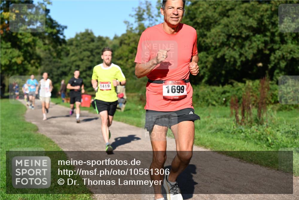 27.09.2026 - 34. Volkslauf durch das schöne Alstertal Dr. Thomas Lammeyer http://msf.ph/oto/10561306 27.09.2026 10:04:20 Laufen 1419, 1699 meine-sportfotos.de