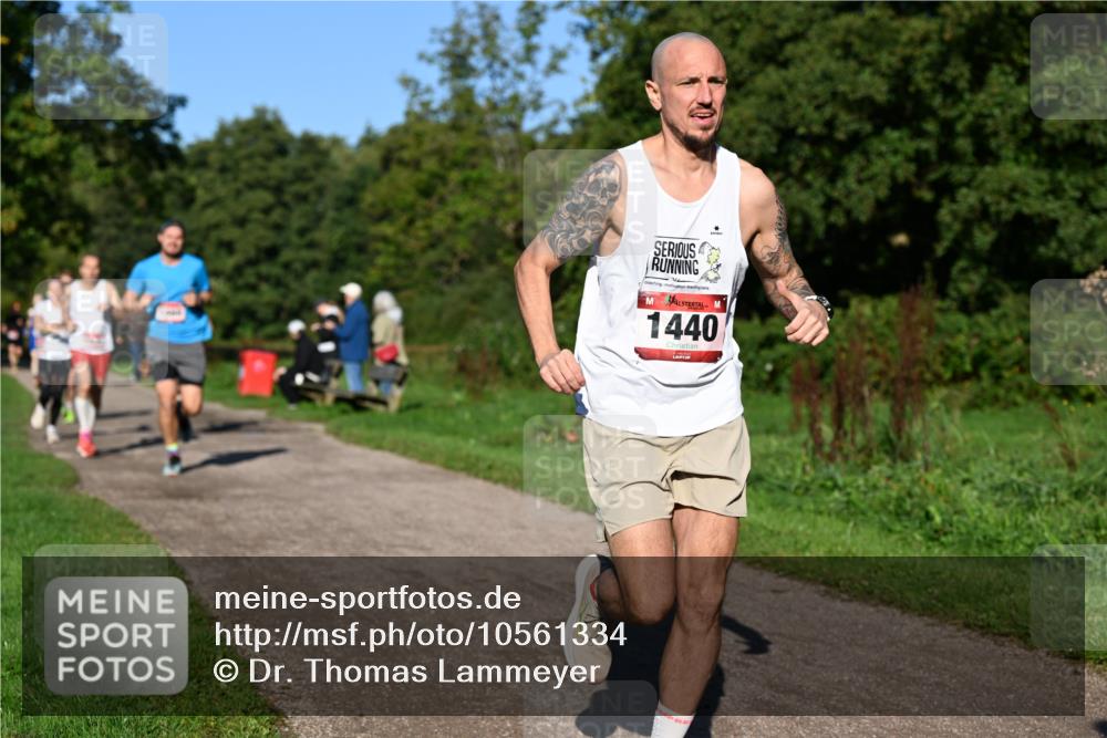 27.09.2026 - 34. Volkslauf durch das schöne Alstertal Dr. Thomas Lammeyer http://msf.ph/oto/10561334 27.09.2026 10:04:24 Laufen 1440 meine-sportfotos.de