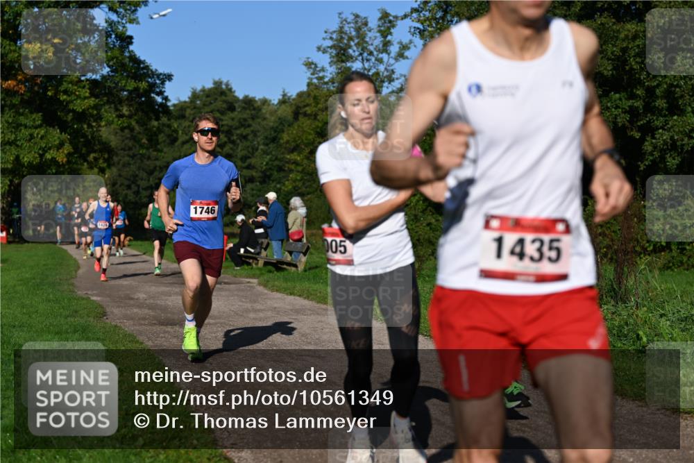 27.09.2026 - 35. Volkslauf durch das schöne Alstertal Dr. Thomas Lammeyer http://msf.ph/oto/10561349 27.09.2026 10:04:29 Laufen 1429, 1746, 005, 1435 meine-sportfotos.de