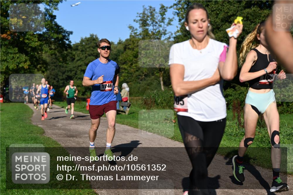 27.09.2026 - 35. Volkslauf durch das schöne Alstertal Dr. Thomas Lammeyer http://msf.ph/oto/10561352 27.09.2026 10:04:29 Laufen 1439, 1746, 05 meine-sportfotos.de