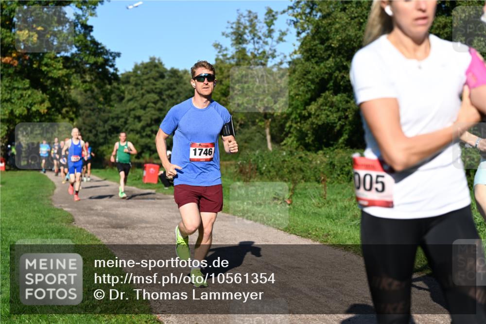27.09.2026 - 35. Volkslauf durch das schöne Alstertal Dr. Thomas Lammeyer http://msf.ph/oto/10561354 27.09.2026 10:04:29 Laufen 1746, 005 meine-sportfotos.de