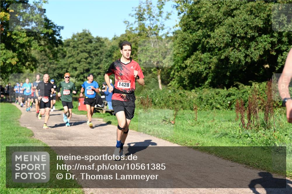 27.09.2026 - 35. Volkslauf durch das schöne Alstertal Dr. Thomas Lammeyer http://msf.ph/oto/10561385 27.09.2026 10:04:35 Laufen 1470, 1468, 1448, 1428 meine-sportfotos.de