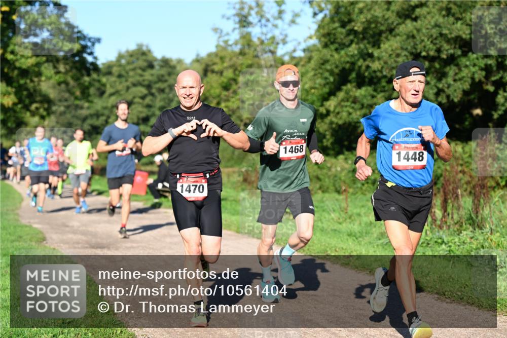 27.09.2026 - 34. Volkslauf durch das schöne Alstertal Dr. Thomas Lammeyer http://msf.ph/oto/10561404 27.09.2026 10:04:38 Laufen 1468, 1448, 1470, 00 meine-sportfotos.de