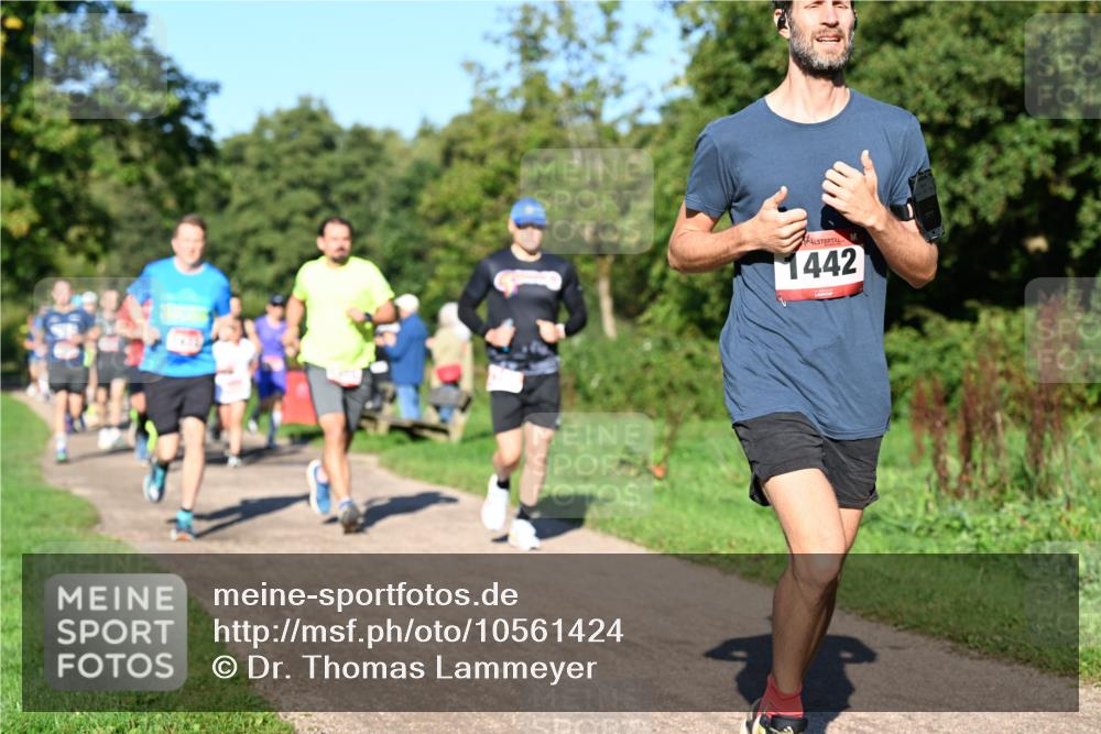 27.09.2026 - 34. Volkslauf durch das schöne Alstertal Dr. Thomas Lammeyer http://msf.ph/oto/10561424 27.09.2026 10:04:41 Laufen 1442 meine-sportfotos.de