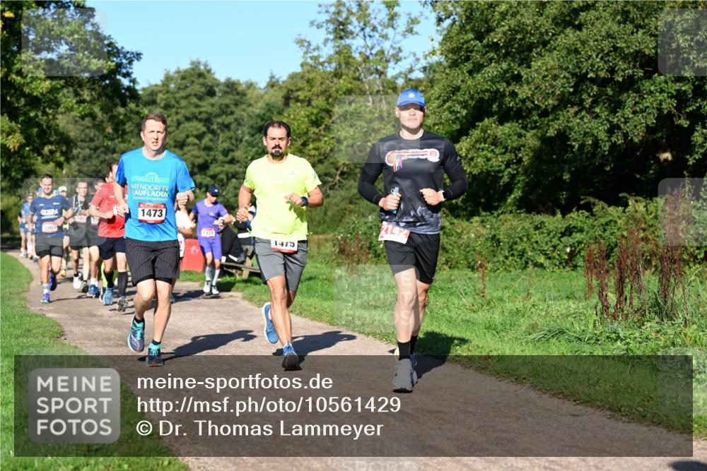 27.09.2026 - 35. Volkslauf durch das schöne Alstertal Dr. Thomas Lammeyer http://msf.ph/oto/10561429 27.09.2026 10:04:42 Laufen 15051, 1473, 1433, 1475, 10, 2142 meine-sportfotos.de