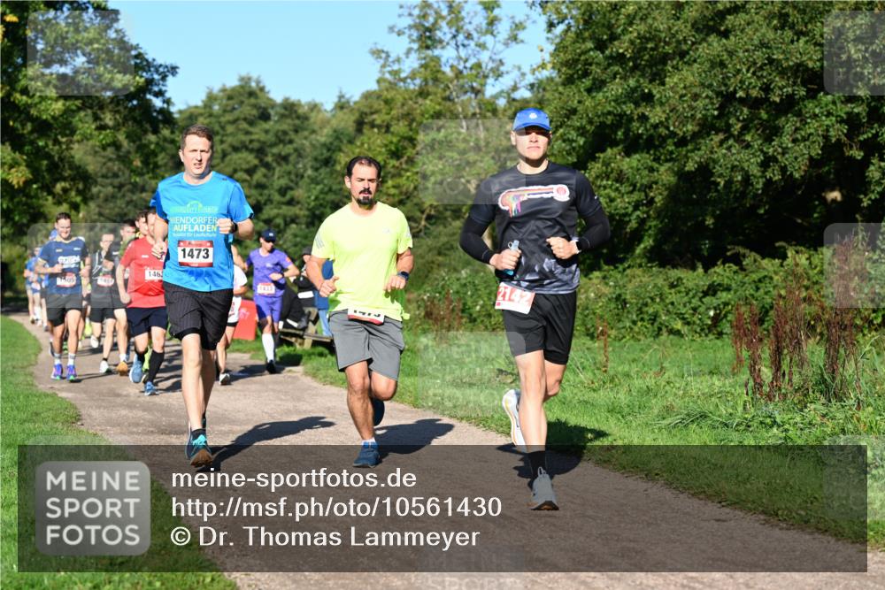 27.09.2026 - 34. Volkslauf durch das schöne Alstertal Dr. Thomas Lammeyer http://msf.ph/oto/10561430 27.09.2026 10:04:42 Laufen 1463, 1473, 1, 2142 meine-sportfotos.de