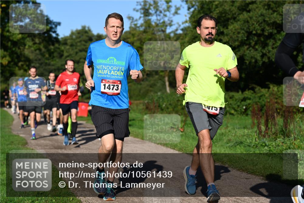27.09.2026 - 35. Volkslauf durch das schöne Alstertal Dr. Thomas Lammeyer http://msf.ph/oto/10561439 27.09.2026 10:04:43 Laufen 1463, 1473, 1475 meine-sportfotos.de
