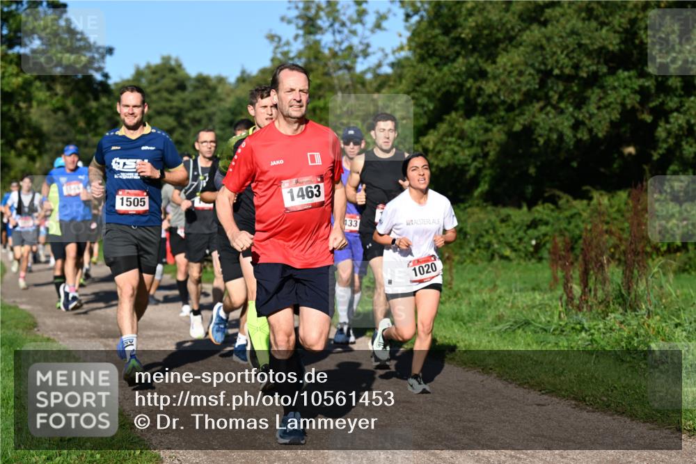 27.09.2026 - 35. Volkslauf durch das schöne Alstertal Dr. Thomas Lammeyer http://msf.ph/oto/10561453 27.09.2026 10:04:45 Laufen 1505, 1463, 133, 1020 meine-sportfotos.de