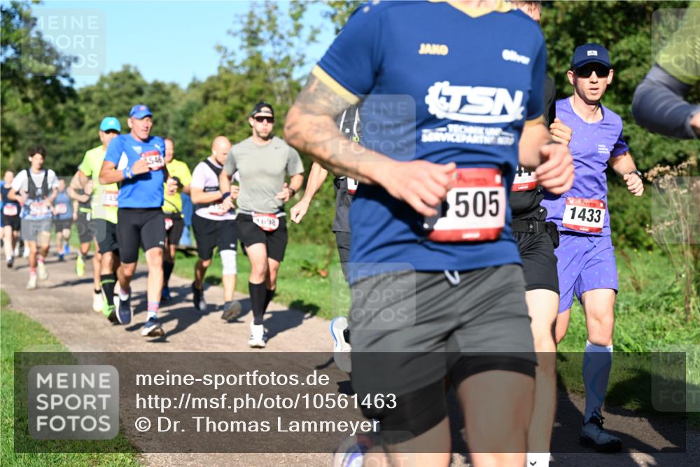 27.09.2026 - 34. Volkslauf durch das schöne Alstertal Dr. Thomas Lammeyer http://msf.ph/oto/10561463 27.09.2026 10:04:47 Laufen 546, 505, 1433, 1698 meine-sportfotos.de