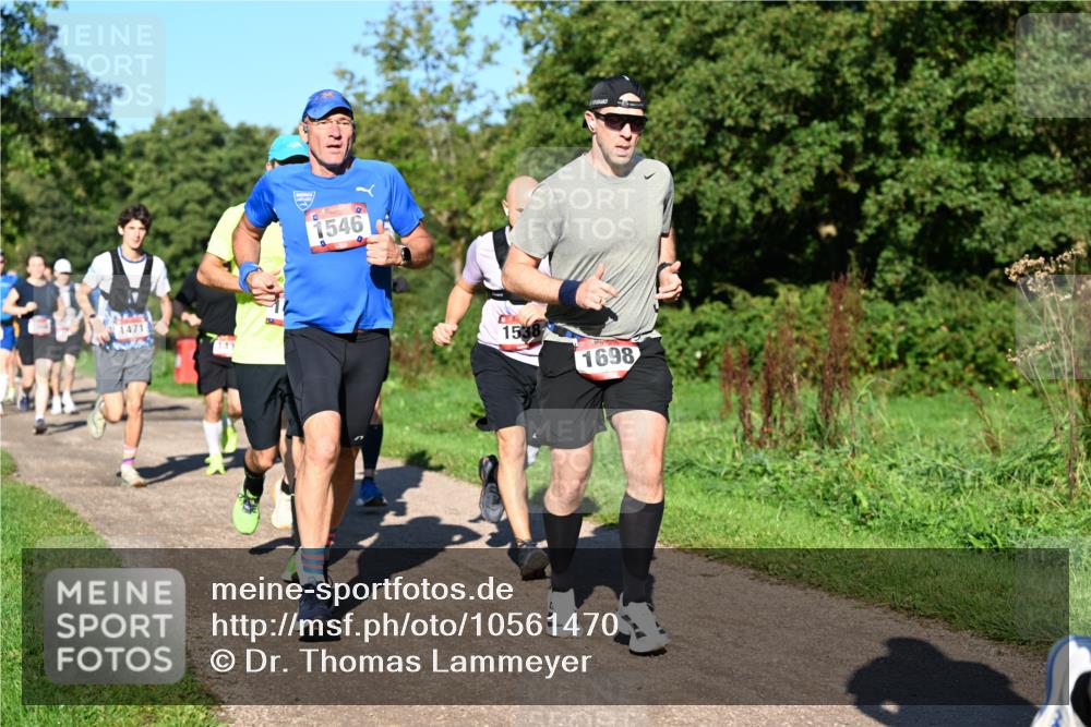 27.09.2026 - 34. Volkslauf durch das schöne Alstertal Dr. Thomas Lammeyer http://msf.ph/oto/10561470 27.09.2026 10:04:48 Laufen 1471, 143, 1546, 153, 1698 meine-sportfotos.de