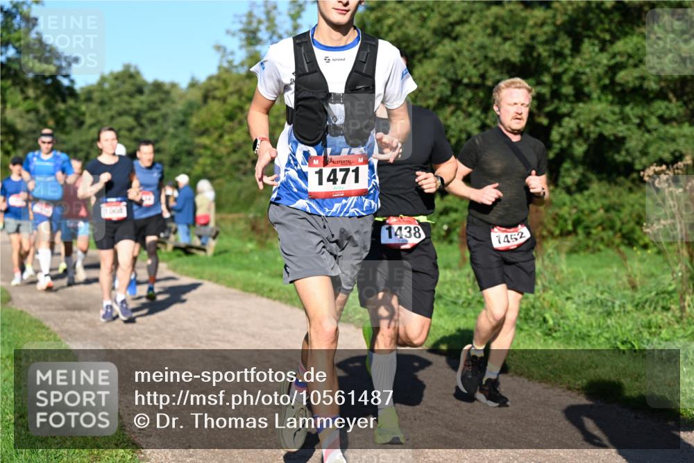 27.09.2026 - 34. Volkslauf durch das schöne Alstertal Dr. Thomas Lammeyer http://msf.ph/oto/10561487 27.09.2026 10:04:51 Laufen 100, 1471, 1438, 1452 meine-sportfotos.de