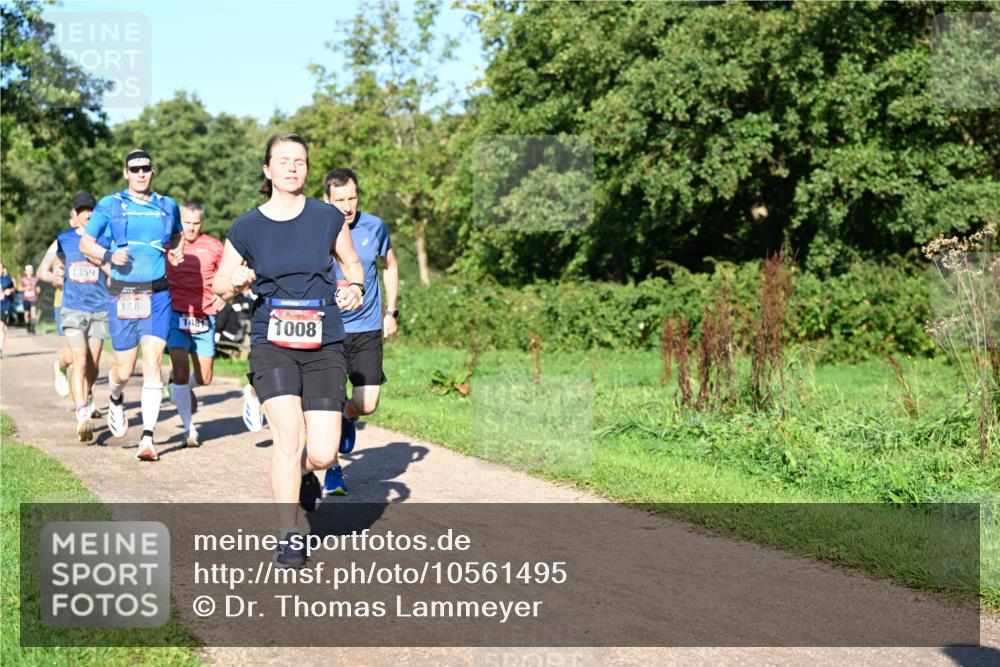 27.09.2026 - 35. Volkslauf durch das schöne Alstertal Dr. Thomas Lammeyer http://msf.ph/oto/10561495 27.09.2026 10:04:52 Laufen 1459, 1484, 1481, 1008 meine-sportfotos.de