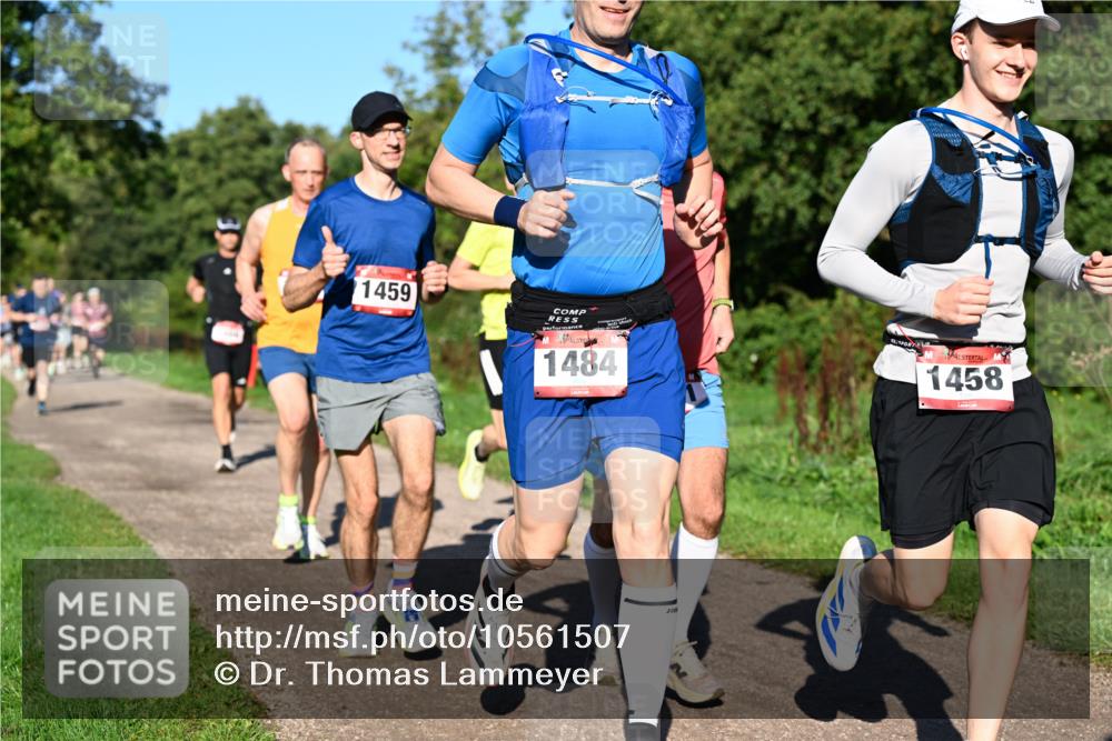 27.09.2026 - 35. Volkslauf durch das schöne Alstertal Dr. Thomas Lammeyer http://msf.ph/oto/10561507 27.09.2026 10:04:54 Laufen 1459, 1484, 1458 meine-sportfotos.de