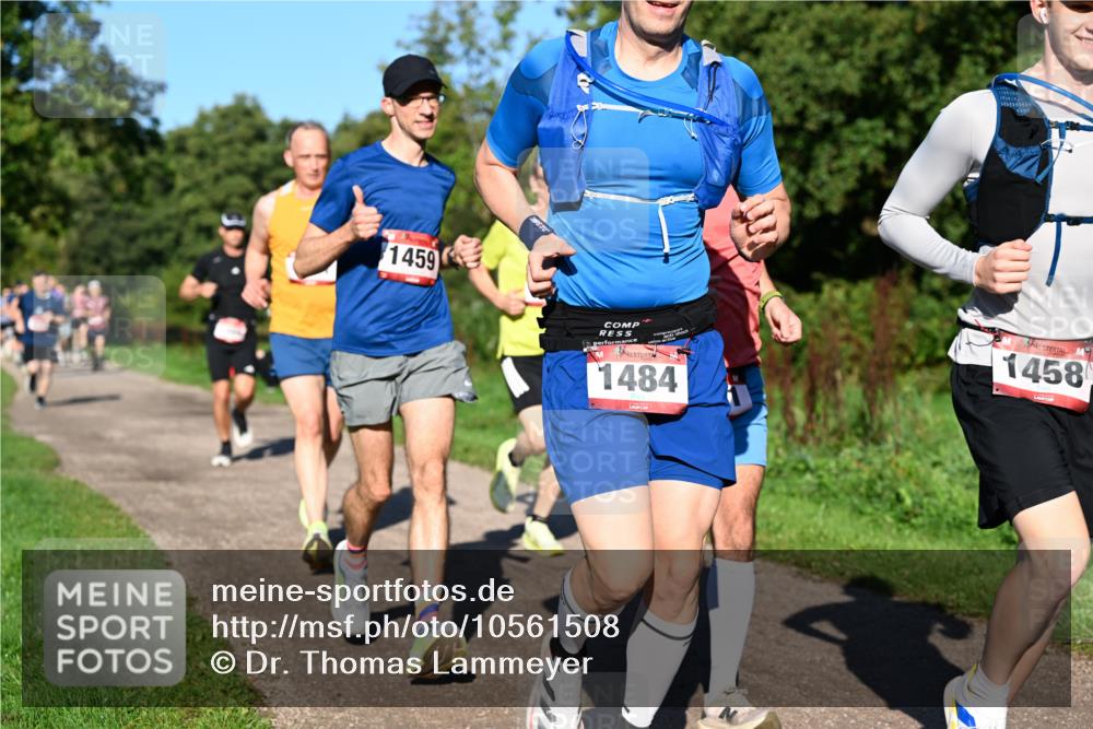 27.09.2026 - 35. Volkslauf durch das schöne Alstertal Dr. Thomas Lammeyer http://msf.ph/oto/10561508 27.09.2026 10:04:54 Laufen 1459, 1484, 1458 meine-sportfotos.de