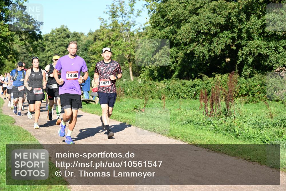 27.09.2026 - 34. Volkslauf durch das schöne Alstertal Dr. Thomas Lammeyer http://msf.ph/oto/10561547 27.09.2026 10:05:02 Laufen 1009, 1456, 1427 meine-sportfotos.de