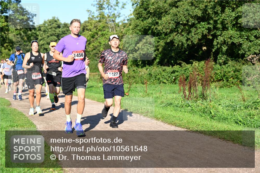 27.09.2026 - 35. Volkslauf durch das schöne Alstertal Dr. Thomas Lammeyer http://msf.ph/oto/10561548 27.09.2026 10:05:03 Laufen 1013, 1487, 1009, 1456, 1427 meine-sportfotos.de