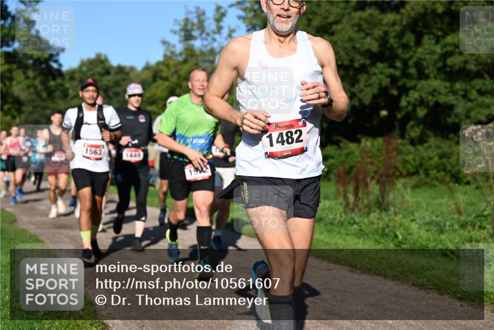 27.09.2026 - 35. Volkslauf durch das schöne Alstertal Dr. Thomas Lammeyer http://msf.ph/oto/10561607 27.09.2026 10:05:12 Laufen 1563, 1449, 19, 1482 meine-sportfotos.de