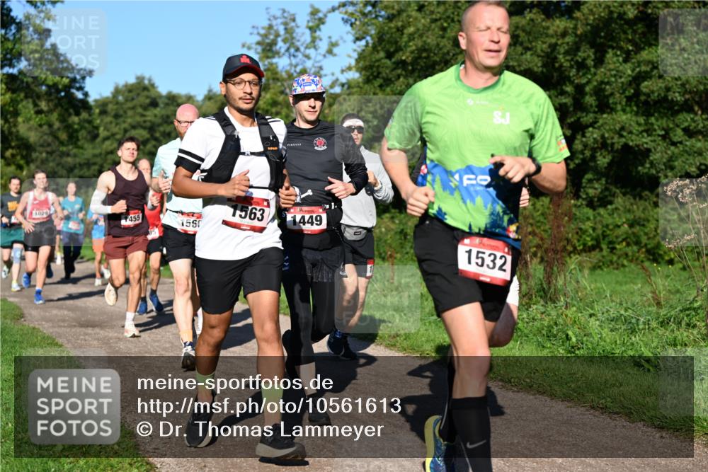 27.09.2026 - 35. Volkslauf durch das schöne Alstertal Dr. Thomas Lammeyer http://msf.ph/oto/10561613 27.09.2026 10:05:13 Laufen 1029, 1563, 1449, 455, 1550, 1532 meine-sportfotos.de