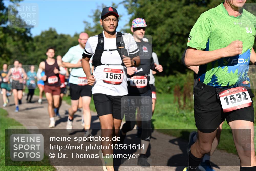 27.09.2026 - 35. Volkslauf durch das schöne Alstertal Dr. Thomas Lammeyer http://msf.ph/oto/10561614 27.09.2026 10:05:13 Laufen 1563, 1449, 1532 meine-sportfotos.de