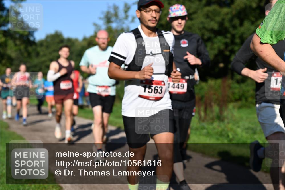 27.09.2026 - 35. Volkslauf durch das schöne Alstertal Dr. Thomas Lammeyer http://msf.ph/oto/10561616 27.09.2026 10:05:14 Laufen 1563, 1449, 14 meine-sportfotos.de