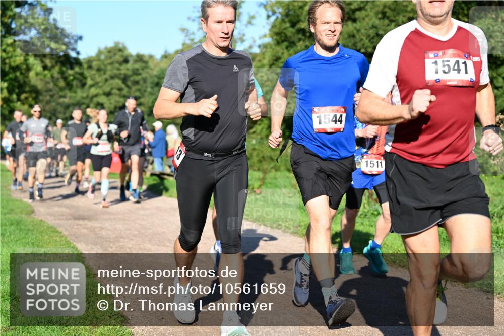 27.09.2026 - 35. Volkslauf durch das schöne Alstertal Dr. Thomas Lammeyer http://msf.ph/oto/10561659 27.09.2026 10:05:23 Laufen 1544, 1511, 1541 meine-sportfotos.de